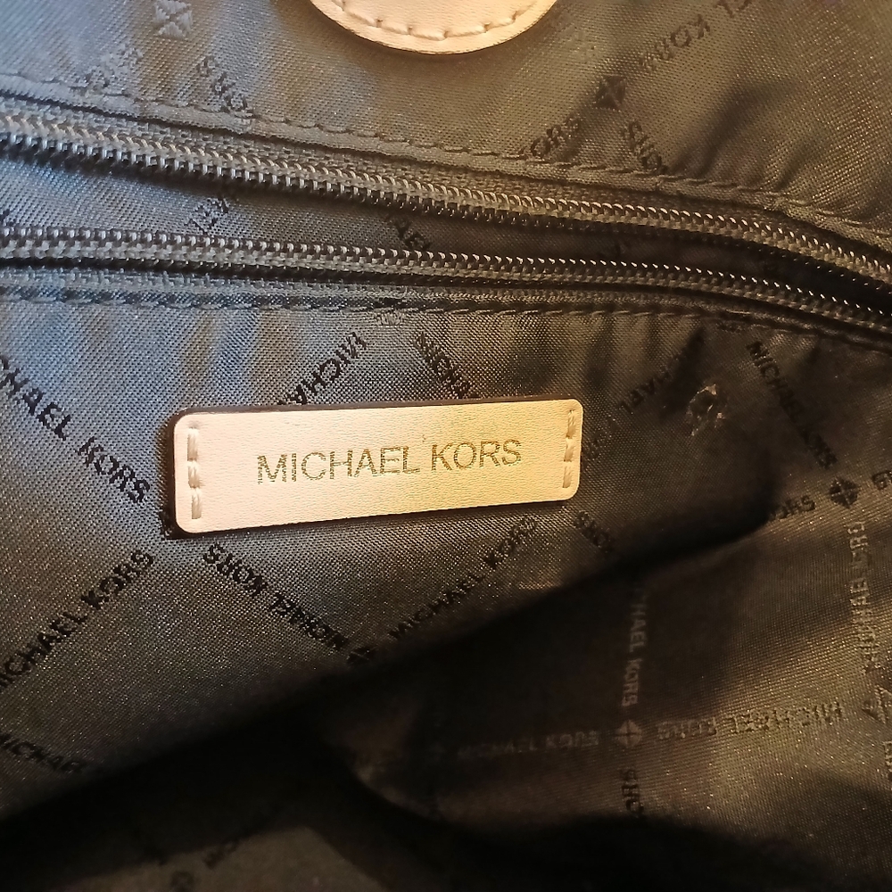 Michael Kors Black Tote Bag - Picture 6 of 16